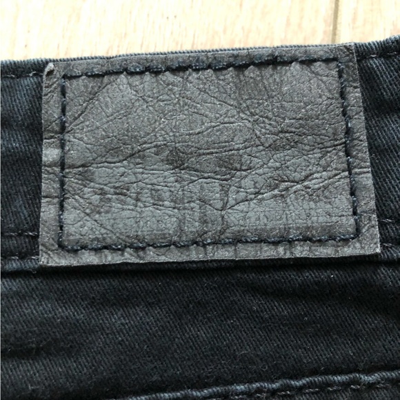 Levi’s Black High Rise Shorts - Picture 8 of 11